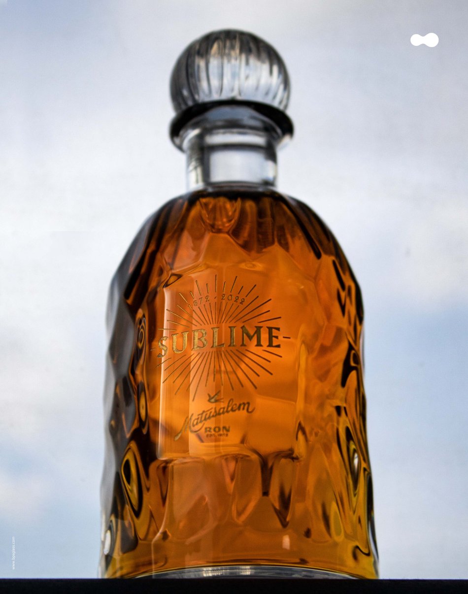 Customized Crystal Bottles: Unique and Exclusive